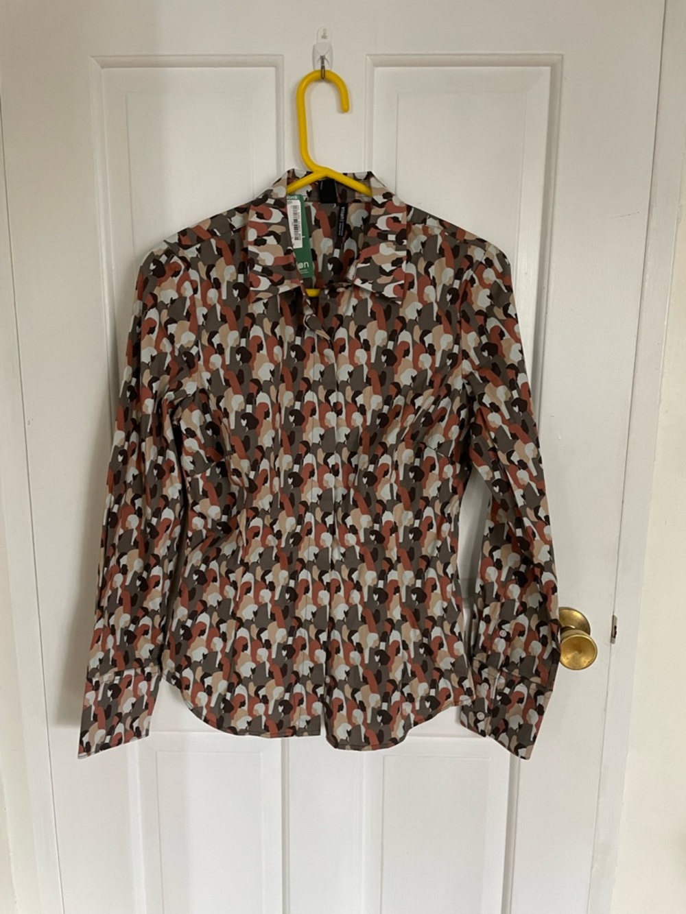 Simons Vision Abstract Print Button-Up Blouse in Brown, Tan, Coral, Cream